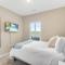 Sophisticated 3BD/2BA Retreat: Pool, Gym, Laundry - ملبورن