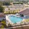 Sophisticated 3BD/2BA Retreat: Pool, Gym, Laundry - ملبورن