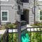 Sophisticated 3BD/2BA Retreat: Pool, Gym, Laundry - ملبورن