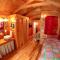 Gypsy Cottage Near the Smokies #15 Queenie