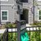 Chic 2 BD/2 BA Condo: Serene Escape in Melbourne - ملبورن