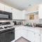 Brandon Central Location 4BR Lake Oasis