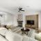 Revitalizing 3 Bedroom Home With Pool, Pet-Friendly, Wi-fi