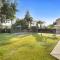 Revitalizing 3 Bedroom Home With Pool, Pet-Friendly, Wi-fi