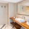 Luxury 5 bedroom oceanview villa in Bophut with Staff