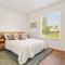 Luxury King Suite, 3BR 2BA, Beach Vibe, Top-Tier Amenities, Prime location