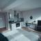 Market Haven Kingsize Studios Town Centre with Netflix, Business & Leisure travellers, multiple units available