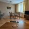 Enjoy Studios and Lovely Apartment Villa Park