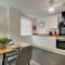 Charltons Bonds Apartments 1B by Week2Week