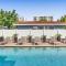 Waves Beach Town Spacious Studio Apartment For 4 People