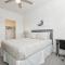 PURE SUITES 2 BED DOWNTOWN PHOENIX POOL GYM