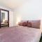 ALURE RESIDENCES 3 & 24h self check-in, parking in the garage in the apartment building included, new building, terrace, green location with a forest park with a lake, children's playground - 班斯卡-比斯特里察