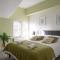 8 Bed, comfortably sleeps 10, 3 Bath house, 5 Mins Manchester Centre