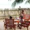 Rent your own private beach bungalow - Ampeni