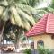 Rent your own private beach bungalow - Ampeni