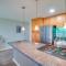 Coastal Kaunakakai Condo with Ocean-View Balcony! - 考纳卡凯