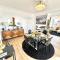 Your Penthouse Ocean view with City lights and Queen Mary too