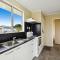 Green Grove - Carterton Holiday Home