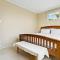 Green Grove - Carterton Holiday Home