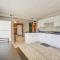 Sun-Soaked Okeechobee Retreat with Canal Views!