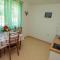 Apartments with a parking space Zivogosce - Porat, Makarska - 16289 - Живогошче