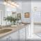 5BR Beach House - Private Pool - Beach Access Included - جزيرة ماركو