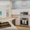 5BR Beach House - Private Pool - Beach Access Included