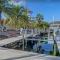 Elegant Family-Friendly Home on Canal I 3BD2BA Sleeps 6 I Walk to Beach & Shops - جزيرة ماركو