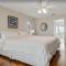 Elegant Family-Friendly Home on Canal I 3BD2BA Sleeps 6 I Walk to Beach & Shops - جزيرة ماركو