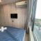 Hon Chong Oceanfront Luxury Apartment
