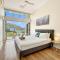 Waterfront Townhouse Beachside Apartment 16 - Central location, pool, good wifi