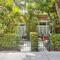 Key West Found by AvantStay Close to Shops w Patio Shared Pool Week Long Stays Only - Key West