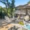 Hidden Oaks Farmhouse by AvantStay Hot Tub Deck - Atascadero