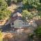 Hidden Oaks Farmhouse by AvantStay Hot Tub Deck - Atascadero