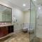 Spacious 2-bedroom beachfront apartment with pool - Dubaj