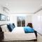 Modern & Luxurious Seaside Apartment