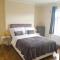 Gravesend - Sleeps upto 8 across 2 Apartments in the same building 2 mins walk to Gravesend Train Station & Town Centre - 格雷夫森德