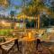 BnB Hyperion - 4BR Pet-Friendly Retreat w Firepit - Eustis