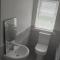 Gravesend - Sleeps upto 8 across 2 Apartments in the same building 2 mins walk to Gravesend Train Station & Town Centre