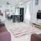 CikJah Guest House SEMI-D - 关丹
