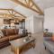 Modern Cabin Vibes, Vaulted ceilings, Sleeps 8! - كالدويل