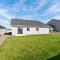 Modern Cabin Vibes, Vaulted ceilings, Sleeps 8! - كالدويل