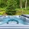 Beautiful chalet on 5 acres - 2 min to Village! Hot-Tub, Sauna, Fire Pit!