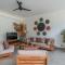 Villa Lisy - Spacious 4BR Villa with Large Swimming Pool