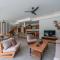 Villa Lisy - Spacious 4BR Villa with Large Swimming Pool