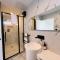 Stunning Lakeview Holiday House Queenstown