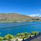 Stunning Lakeview Holiday House Queenstown