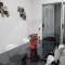 CASA MARIPOSA Espacio y precio a tu medida - Posibilidad de alquilar la casa entera - los dos apartamentos o los 2 cuartos con baños privados en la planta alta a 500 metros de la playa