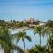 Bahia Vista Palm Trees & Coastal Breezes - Endless Fun on Isla
