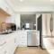 Be A Nomad Lovely 2br 1blk from the Ocean